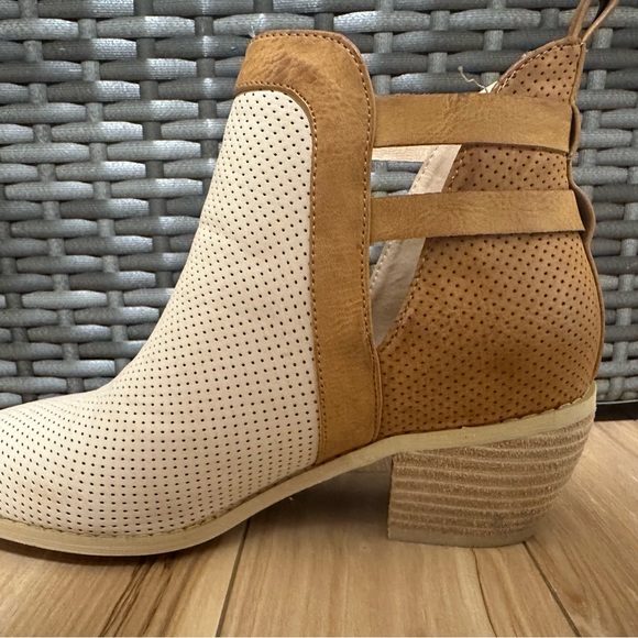 Brow Ankle boots - Picture 4 of 8